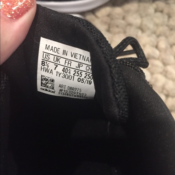 Adidas Athletic Sneaker sz 8.5 - Picture 3 of 6